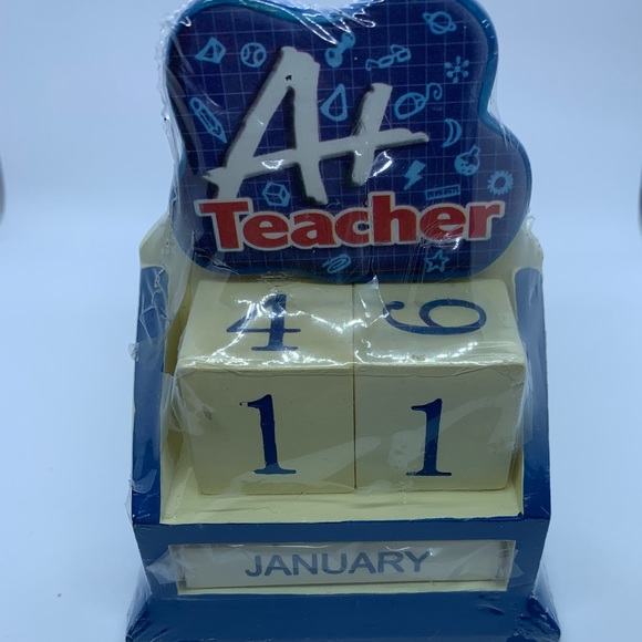 A+ Teacher Wooden Desk Calendar NWOT Teacher Gift 🍎🎁 - Picture 4 of 4